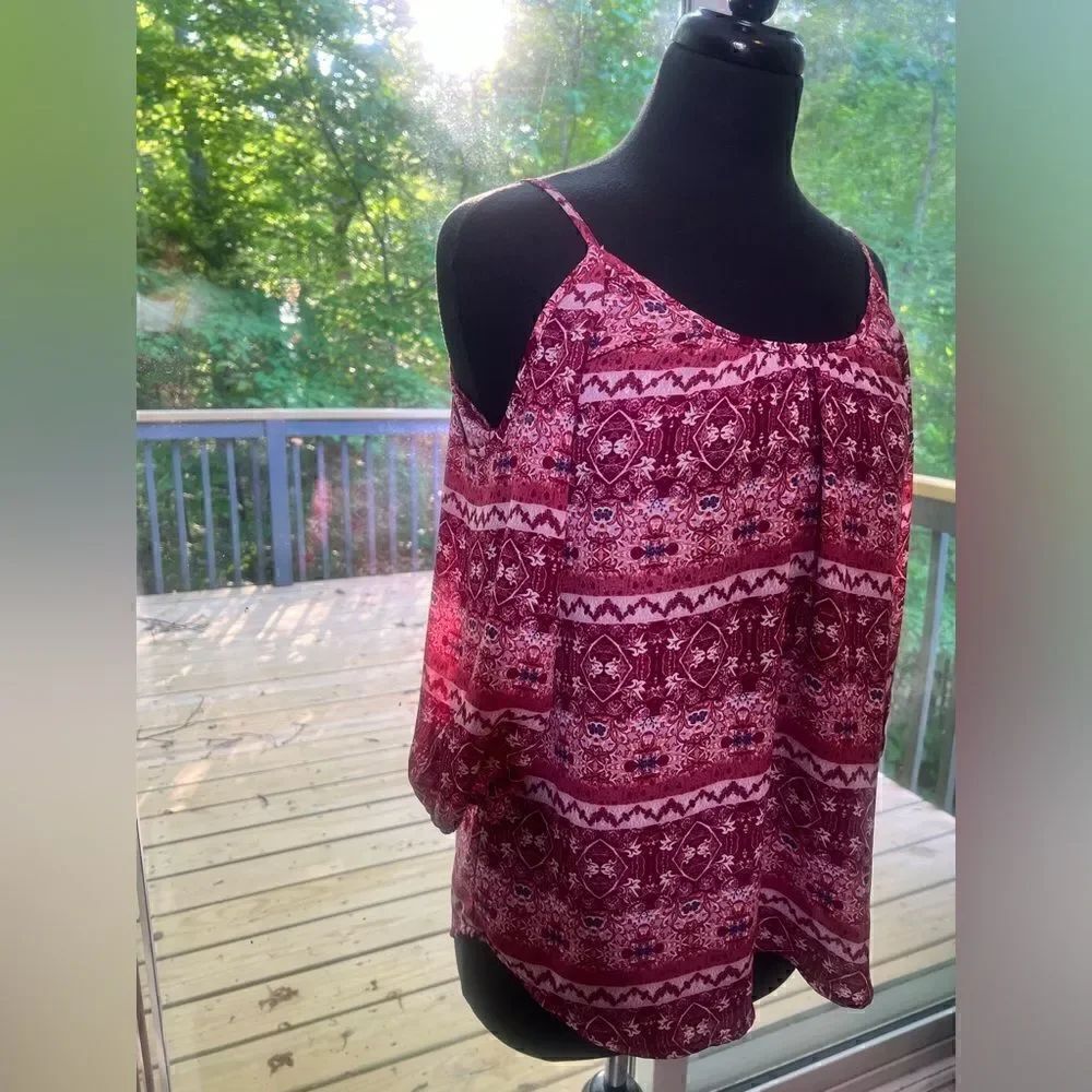 Pink Rose Cold Shoulder Top - Picture 4 of 6
